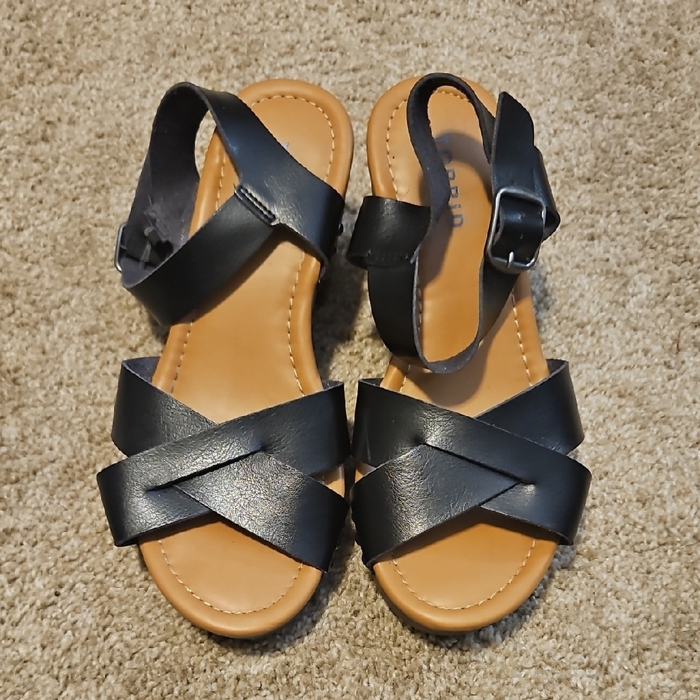 Torrid Black Strappy Faux Leather & Wood Heels Sz 8 WIDE WIDTH